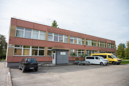 Iki rytojaus beliko gyvuoti nuo rugsėjo uždaromai Panevėžio kurčiųjų ir neprigirdinčiųjų mokyklai Parko gatvėje. Tuomet su ja teks atsisveikinti ir šešiems paskutinėms darbuotojams. Vėliau pastato laukia remontas, po jo – įkurtuvės.