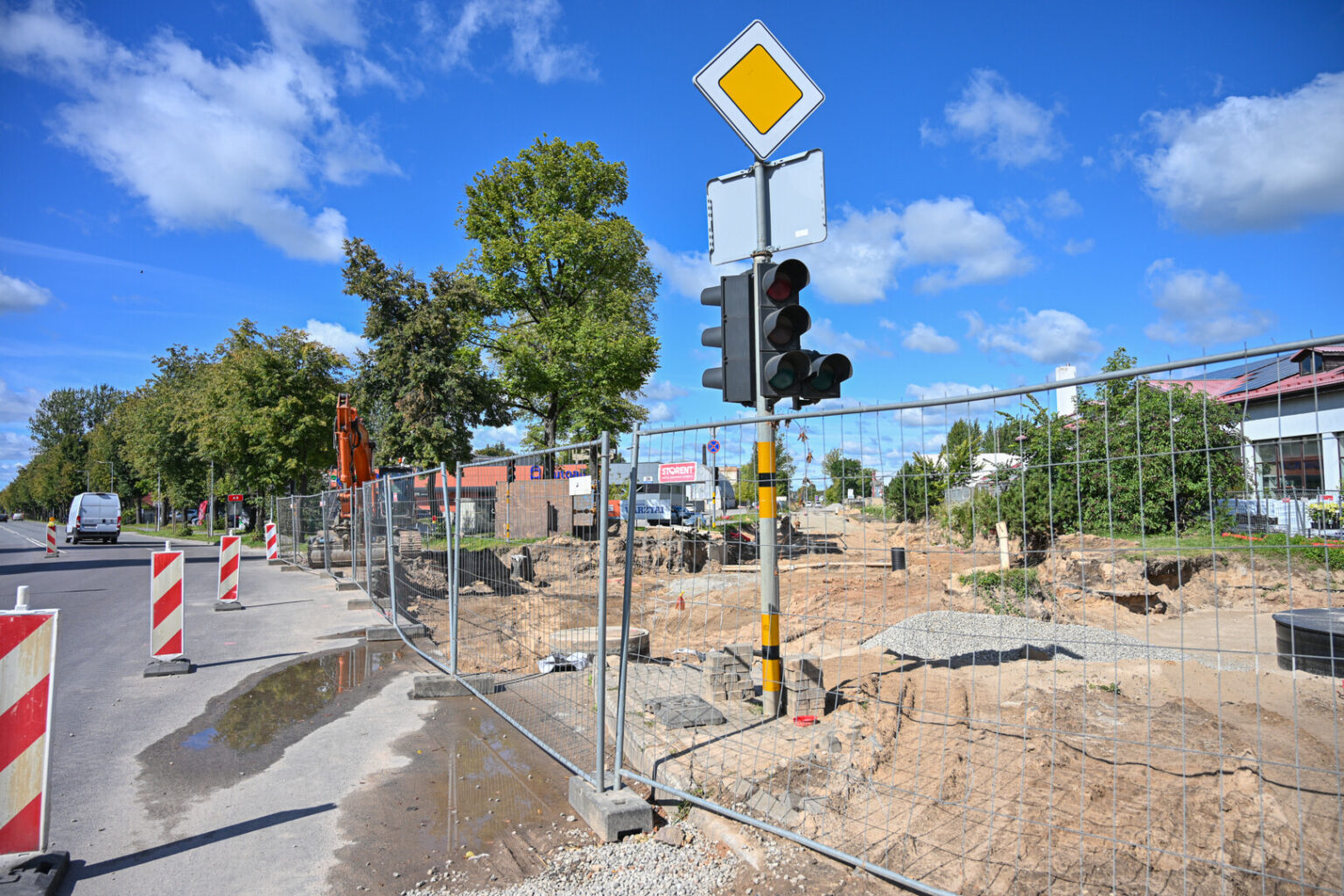 Nedaug trūko, kad pradėjus Pušaloto gatvės atkarpos tarp J. Janonio ir Pramonės gatvių remontą būtų tekę ardyti ir žiedinę S. Kerbedžio, Nemuno, J. Janonio gatvių sankryžą.