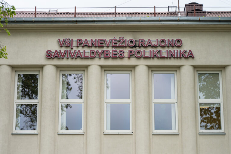 Nuo balandžio įsigaliojusi Sveikatos apsaugos ministerijos įvesta naujovė įpareigojo gydymo įstaigas skelbti bent keturių mėnesių gydytojų darbo grafikus.