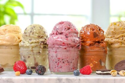 Gurmaniškų skonių gerbėjams norėtume pasiūlyti šį tą originalaus: ledus su priedais, kokius panaudoti ne kiekvienam į galvą šautų.