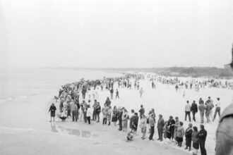 9-ojo dešimtmečio pabaigoje papūtus permainų vėjams, pranašaujantiems greitą sovietmečio pabaigą, įvykis sekė įvykį. Lietuvoje viena po kitos buvo organizuojamos įvairios akcijos, žygiai, mitingai ir kiti masiniai susibūrimai: aktyvūs lietuviai stengėsi dalyvauti kiekviename žingsnyje į nepriklausomybę.