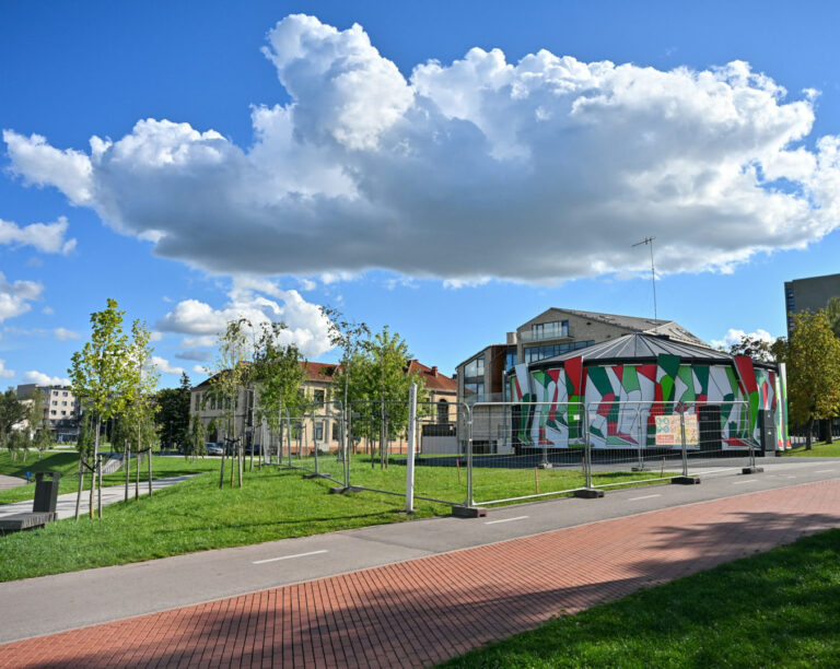 Artimiausiu metu Panevėžyje turėtų atsirasti daugiau patogumų: Senvagės prieigose jau parengta vieta statyti modernų viešąjį tualetą. Dar vienas toks statinys planuojamas Kultūros ir poilsio parke.