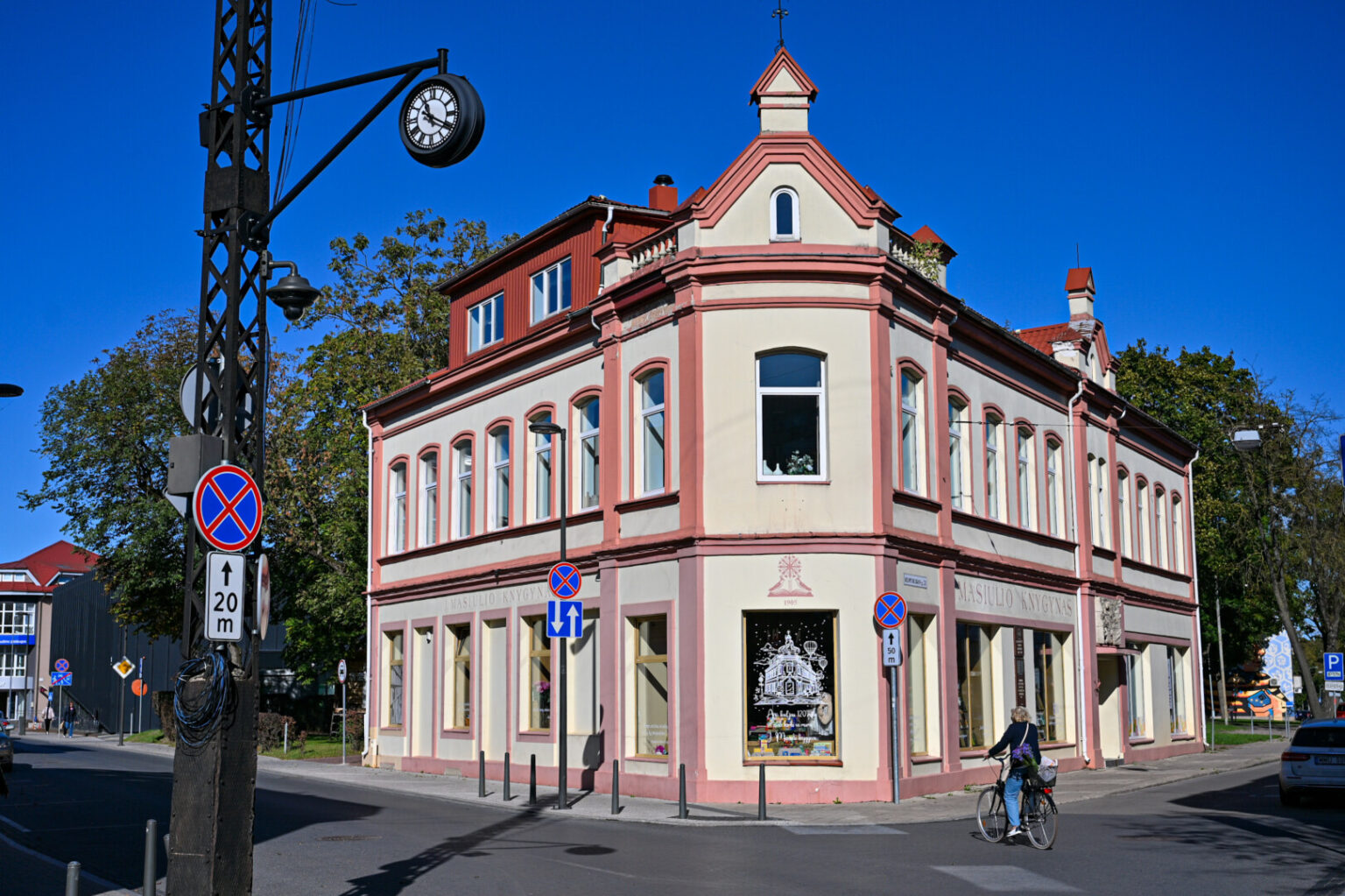 Panevėžiečiai gali netekti vieno ryškiausių miesto simbolių – Juozo Masiulio knygyno.