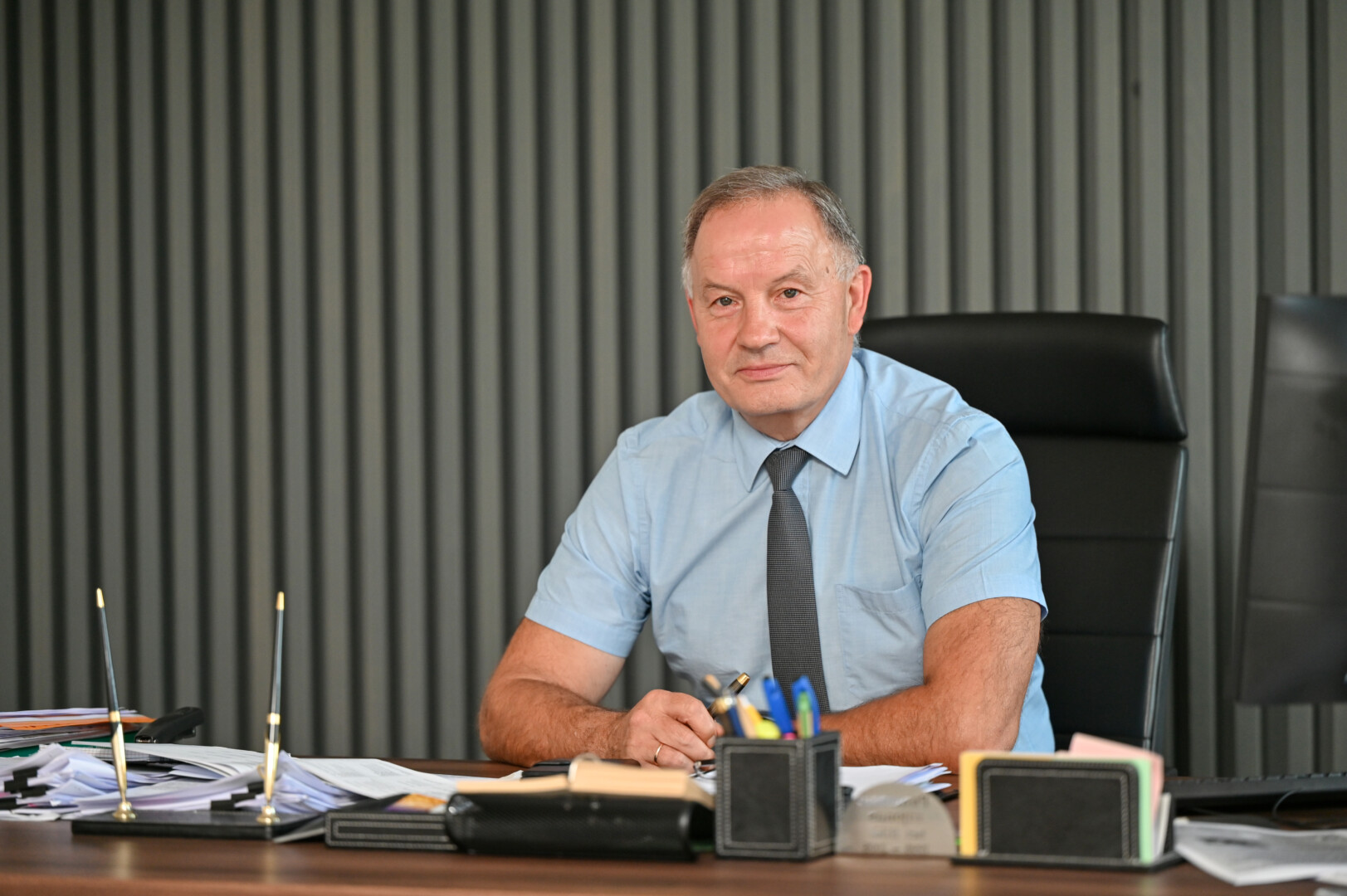 Panevėžio rajono meras Antanas Pocius siūlymą statyti paminklą tarybos nariams priėmė kaip pokštą. G. KARTANO nuotr.