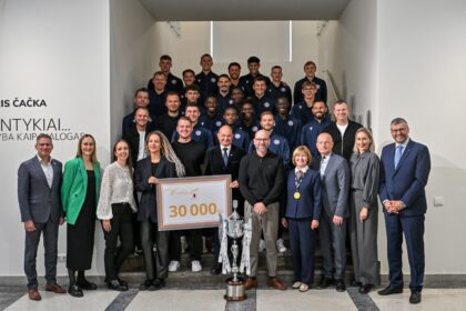 Panevėžio dailės galerijoje pagerbti miesto reprezentacinės futbolo komandos FK „Panevėžys“ sportininkai – FPRO LFF taurės laimėtojai.