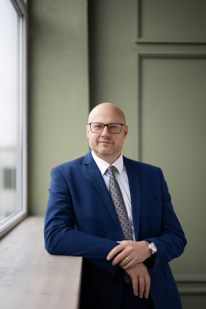 Gudo teigimu, siekiant gelbėti stojančią pramonę, reikalingi tam tikri politiniai veiksmai.