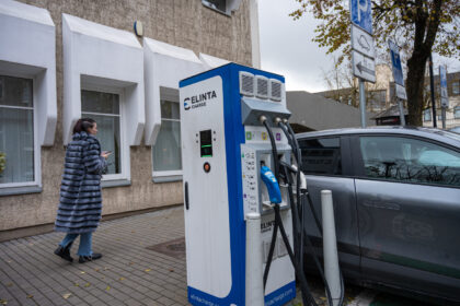 Elektromobilių vairuotojams Panevėžio savivaldybė rengia naujieną.
