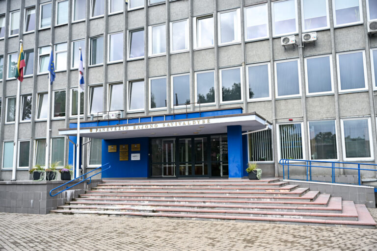 Panevėžio rajono civilinės metrikacijos ir archyvų skyriaus specialistams praėjusią savaitę teko neįprasta misija – vaikinui antrąsyk pakeisti vardą.