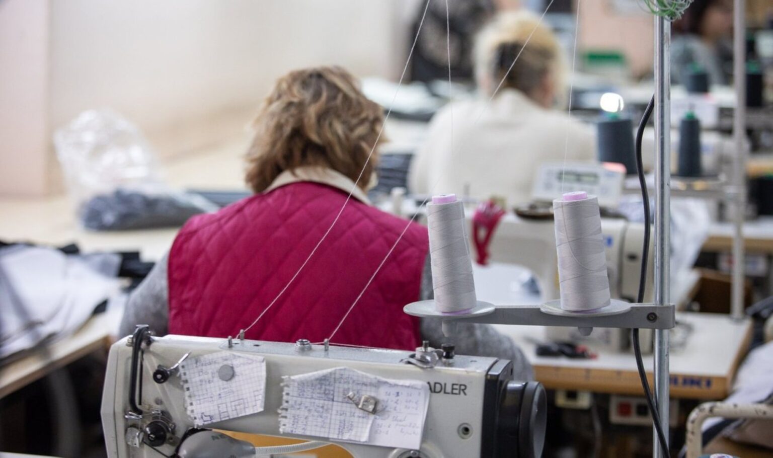 Keturios šalies siuvimo įmonės šiemet paskelbė atsisveikinančios su 205 darbuotojais.