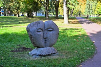 Po nemenkos pertraukos į Panevėžio erdves sugrįžta skulptūros, palikusios miesto centrą dėl jo rekonstrukcijos.