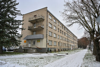 Iš Marijonų į Nemuno gatvę pernai rugsėjį persikrausčius bendrovei „Panevėžio būstas“, tuščios likusios patalpos nesėkmingai pardavinėtos septyniuose aukcionuose.