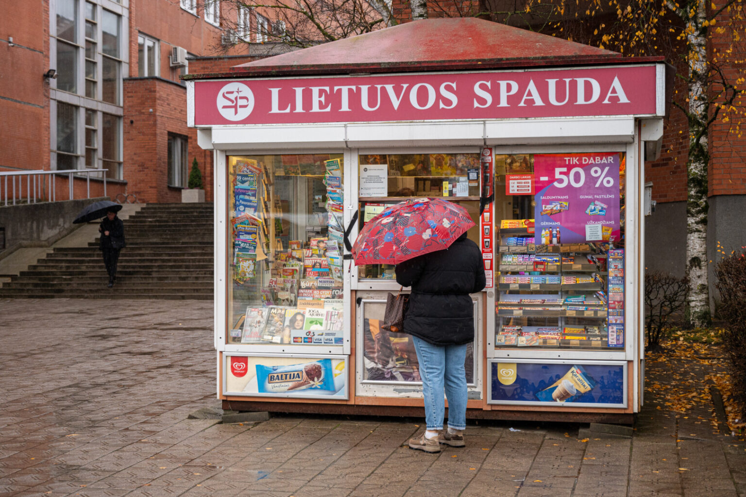 Panevėžyje, prie miesto poliklinikos Nemuno gatvėje stovintis spaudos kioskas skaičiuoja paskutines dienas – lapkričio pabaigoje ir jis visam laikui uždaromas.