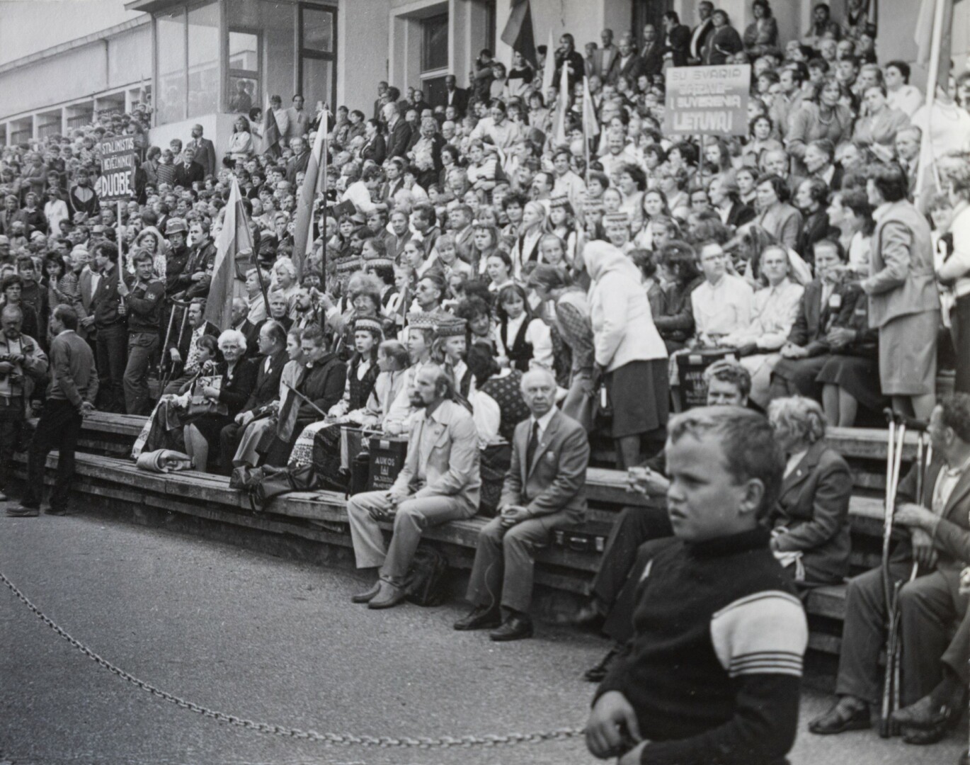 Bundančioje valstybėje netrūko pilietinių renginių – susirinkimų, mitingų, kuriuose aktyviai dalyvavo ir Plitninkai. P. ŽIDONIO/ PLITNINKŲ ŠEIMOS archyvo nuotr.