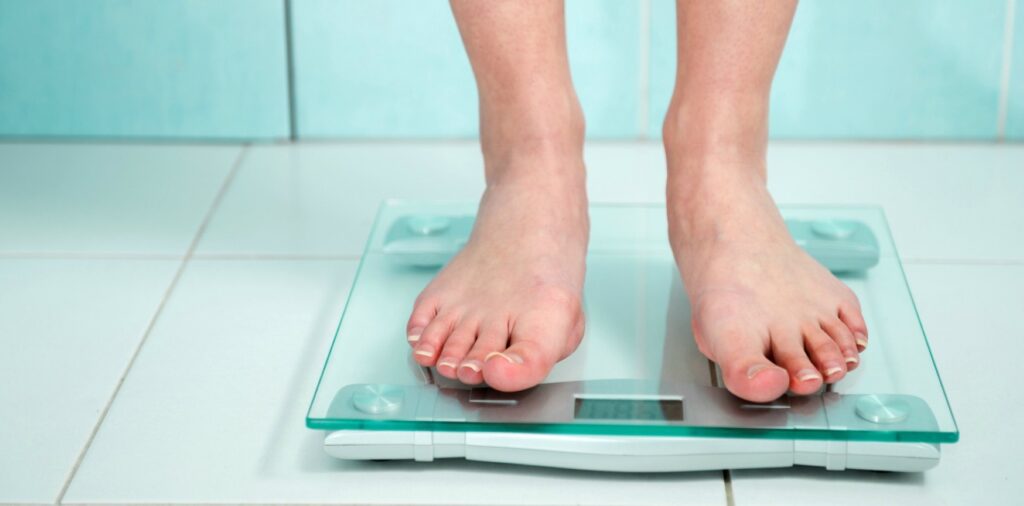 Jeigu staiga pradėjo augti svoris, nors tam, atrodo, jokių priežasčių nėra, gydytojai įspėja: priežasčių gali būti. Tik nebūtinai gyvenimo būdo, o medicininių.