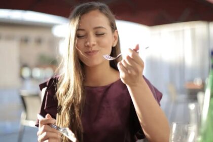 Japonai turi vieną įprotį, kuris leidžia jiems mėgautis maistu ir kartu išlikti liekniems bei sveikiems.