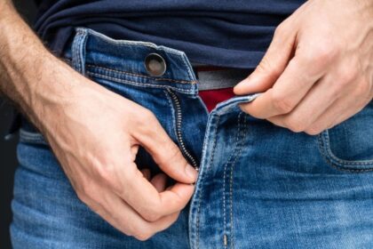 Kartais atrodo, kad drabužių pasaulyje galioja slapti, niekur neužrašyti įstatymai.