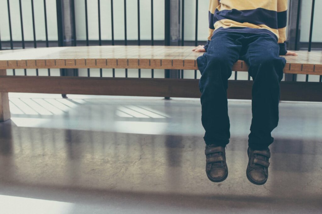 Jau ne vienerius metus stebima nerimą kelianti tendencija, kad vaikų, turinčių įvairių raidos ar psichikos ir elgesio sutrikimų bei sergančių depresija, skaičiai tik auga, tačiau Aukštaitijos sostinėje nėra specialistų, kurie šiems vaikams suteiktų pagalbą.