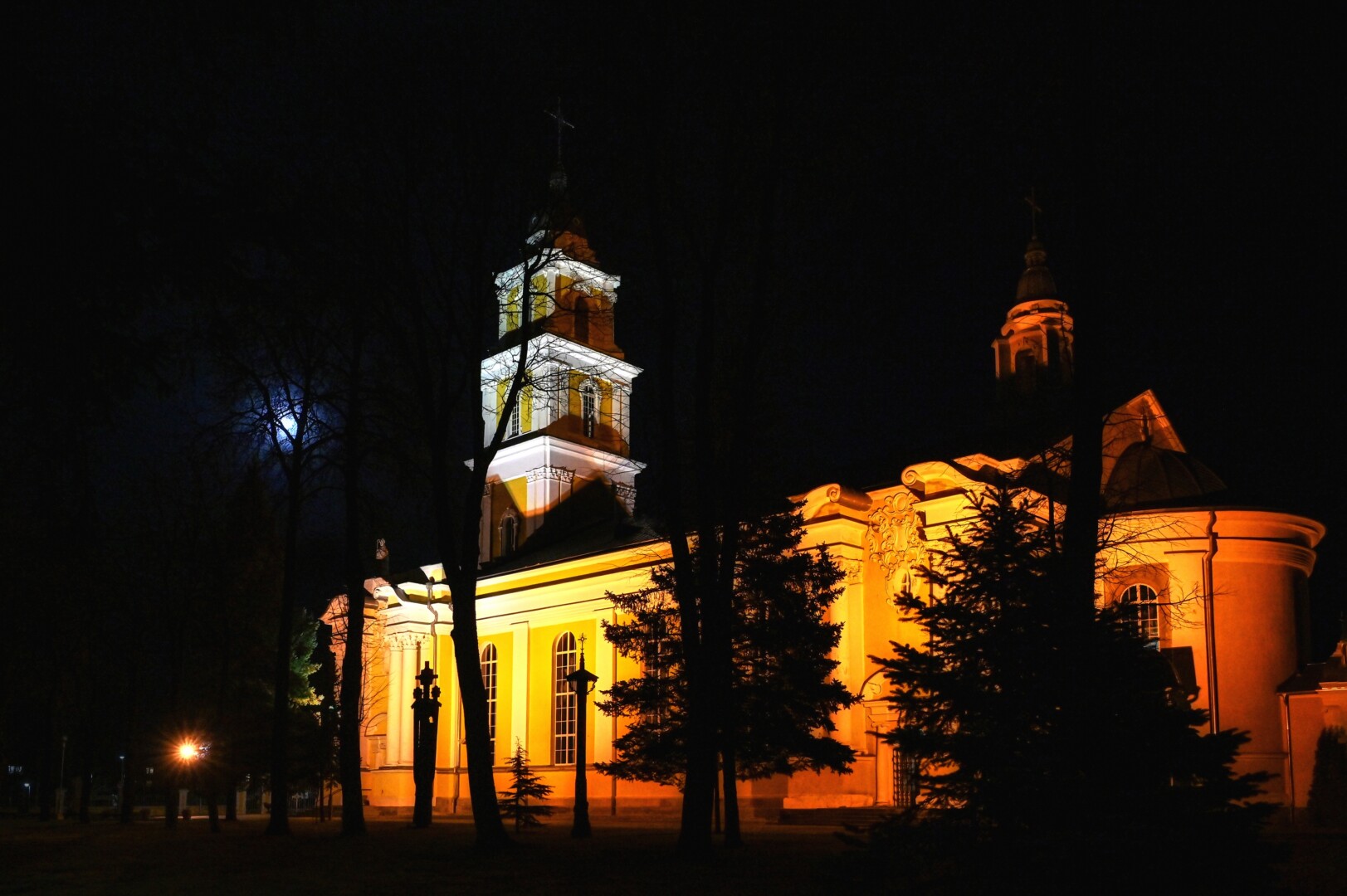 Panevėžyje vyravo paprotys netgi Naujuosius pasitikti bažnyčioje. Į katedrą susirinkę panevėžiečiai 1931-uosius sutiko „prie įstatyto švenčiausiojo Sakramento, giedant kunigams ir Katedros chorui padėkos himną „Te Deum“. G. KARTANO nuotr.