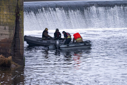 Tarnyboms iš Nevėžio ištraukus šeštadienio rytą užtvankos baseine nuskendusį automobilį, buvo rasti ne tik juo važiavusių vyrų kūnai.