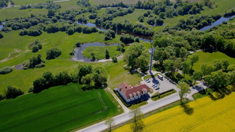 Nors Panevėžio rajonas turi išskirtinį kraštovaizdį ir ne vieną potencialų traukos objektą, šis kraštas negali pasigirti išvystyta turizmo infrastruktūra.