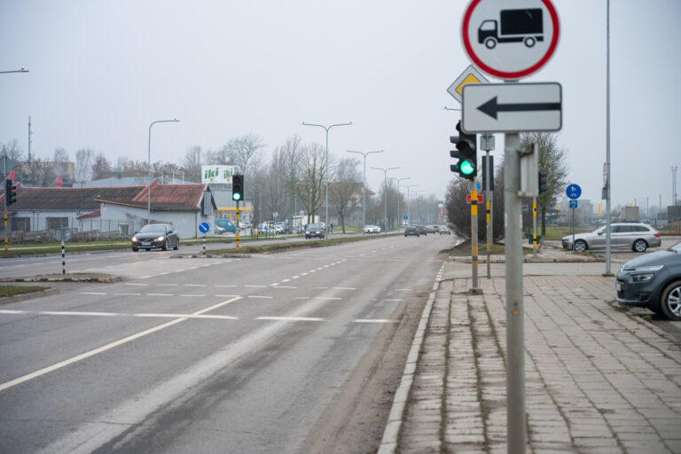 Palei geležinkelį besidriekiančios S. Kerbedžio gatvės, vienos svarbiausių Panevėžyje transporto arterijų, laukia pokyčiai.