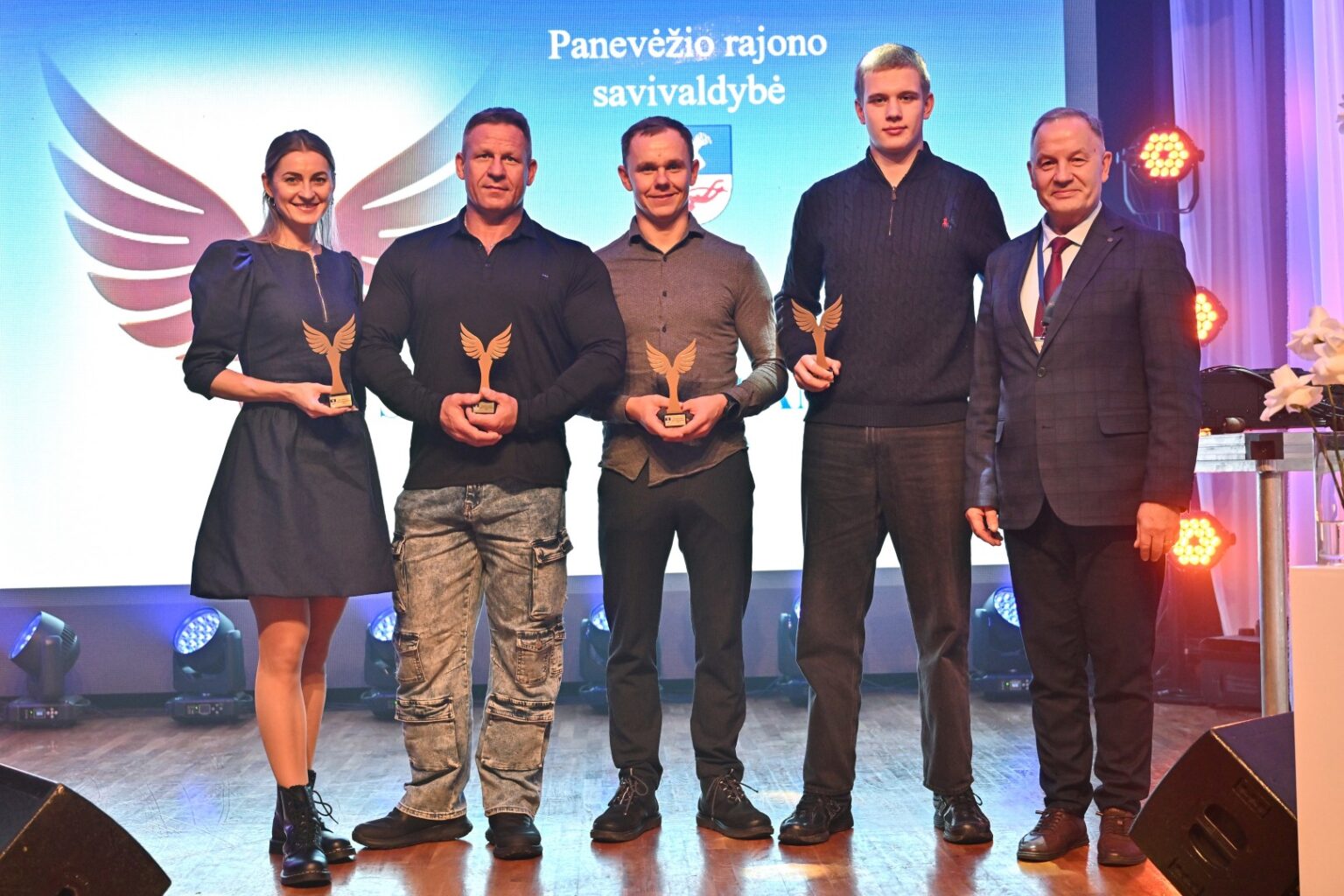 Panevėžio rajono savivaldybė iškilmingai pagerbė sportininkus ir jų trenerius, 2025 metais pasiekusius aukštų rezultatų Lietuvos, Europos ir pasaulio čempionatuose.
