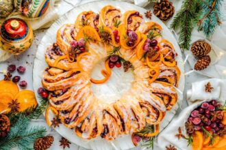 Meduoliai, pynutės ir kitoks Kalėdų vainikas