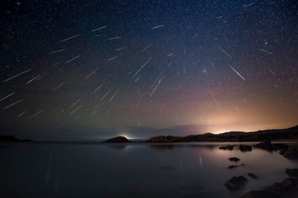 Gruodžio viduryje dangus tradiciškai surengia vieną įspūdingiausių metų reginių – Gemenidų meteorų lietų.