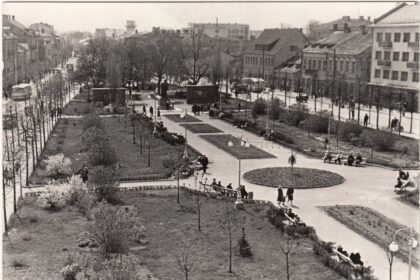 Yra miesto vietų, kurios, rodos, gyvena savo gyvenimą. Keičiasi laikai, valdžios, pavadinimai, o jos lieka – stebinčios, menančios ir kaupdamos istorijas.