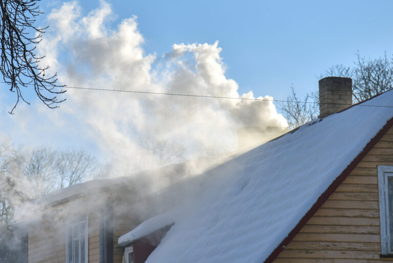 Panevėžyje pastarosiomis dienomis vos išėjus į lauką kvapą gniaužia teršalų dvokas.