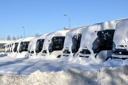 Panevėžio rajono savivaldybės ambicingas planas, kad į kaimus kursuotų patys naujausi autobusai, atsitrenkė į teismo duris.