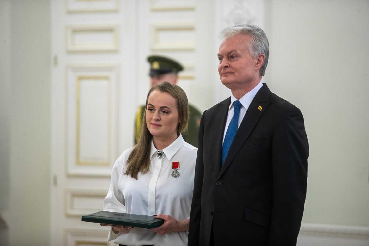 Minint 108-ąsias Lietuvos valstybės atkūrimo metines, už nuopelnus šaliai ir jos vardo garsinimą prezidentas Gitanas Nausėda apdovanojo 38 Lietuvos ir užsienio valstybių piliečius.