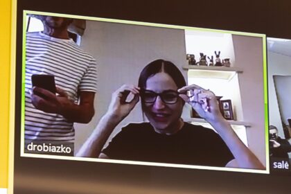 Konstitucinis Teismas (KT) priėmė nagrinėti pakartotinį Regionų administracinio teismo prašymą ištirti, ar prezidento dekretas, kuriuo iš ledo šokėjos Margaritos Drobiazko buvo atimta Lietuvos pilietybė, atitinka Konstituciją ir Pilietybės įstatymą.