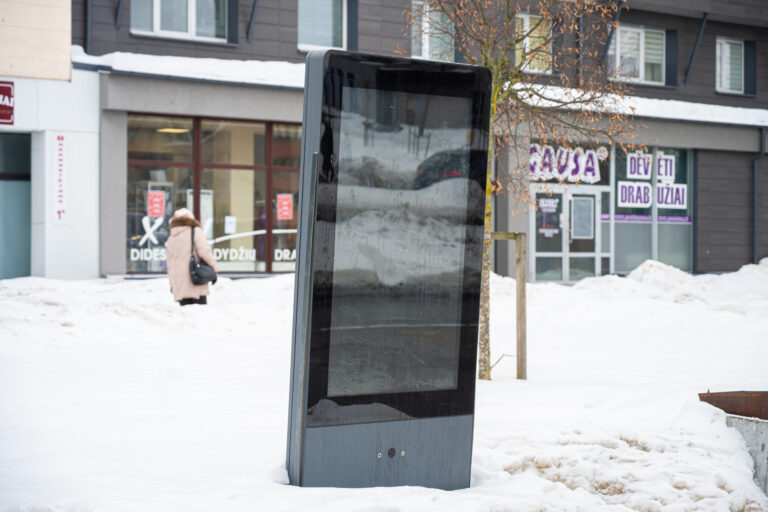 Šiųmetį kovą sueis dveji metai, kai šešiose Panevėžio autobusų stotelėse pradėjo veikti išmanieji stendai, turintys rodyti, kiek laiko keleiviams teks palūkėti reikiamo autobuso.