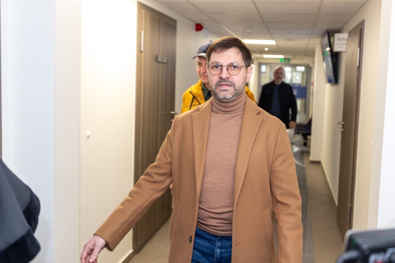 Vilniaus miesto apylinkės teismas ketvirtadienį aktyvius įvairių protestų dalyvius Antaną Kandrotą, pravarde Celofanas, ir Andrejų Lobovą pripažino kaltais dėl neapykantos kurstymo prieš buvusį Seimo narį Tomą Vytautą Raskevičių dėl jo seksualinės orientacijos.