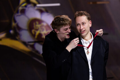 Minint Tarptautinę teatro dieną, penktadienį Valstybiniame jaunimo teatre įteiktos Kultūros ministerijos Profesionaliojo scenos meno premijos ir atminimo ženklai „Auksiniai scenos kryžiai“ bei „Boriso Dauguviečio auskaras“.