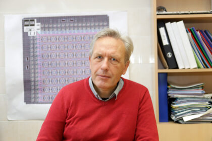 Dažnai manoma, kad didžiausi mokslo proveržiai gimsta sostinėje ar didžiuosiuose universitetiniuose centruose. Panevėžio mokslininkai griauna šį stereotipą. Jų kuriami išradimai keičia ateitį.