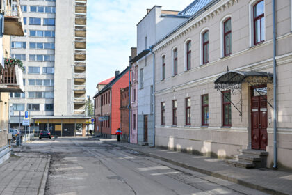 Panevėžio centro senosios siauros gatvelės artimiausiais metais turėtų gerokai pasikeisti – jose atsirasti daugiau žalumos, jaukių poilsio kampelių, erdvių renginiams, netgi vaikų žaidimo aikštelių.