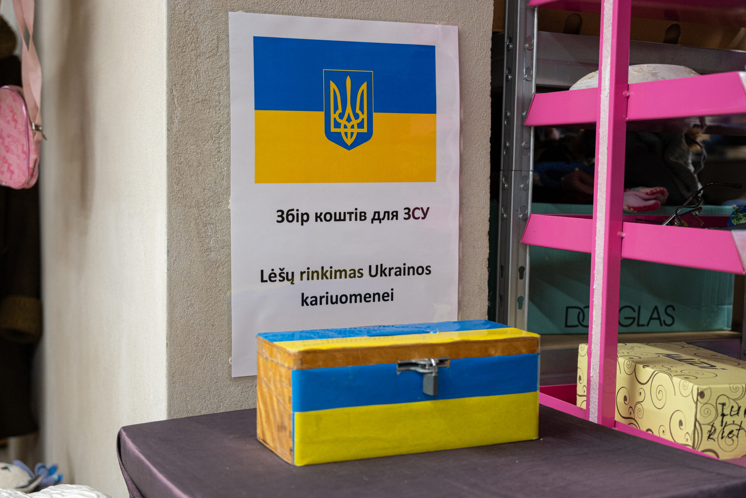 Viena fondo veiklos krypčių – humanitarinė pagalba Ukrainoje gyvenantiems žmonėms. Ji siunčiama ir civiliams gyventojams, ir kariams. P. ŽIDONIO nuotr.