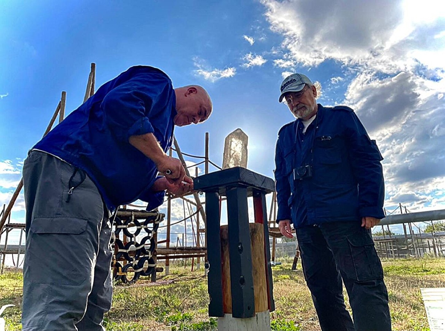 Deimantų meilė užkoduota mūsų genuose. Šią maniją jau turėjo prieš mus gyvenę primatai – ir tai padėjo jiems tapti protingesniais. Nes blizgantys simetriški daikčiukai, mokslininkų tikinimu, lavina smegenis.