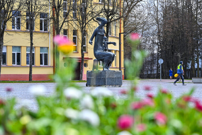 Sinoptikė šiltų orų artimiausiomis dienomis nežada: dar labiau atvės, naktimis stiprės šalnos