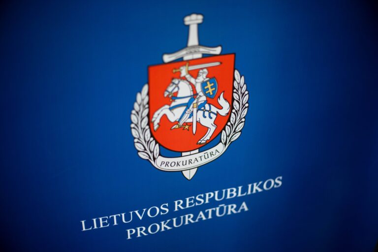 Byloje dėl planuoto dviejų asmenų nužudymo Lietuvoje ir teroristinių nusikalstamų veikų yra nustatyta 13 įtariamųjų. 9 iš jų yra Lietuvoje, 7 yra suimti.