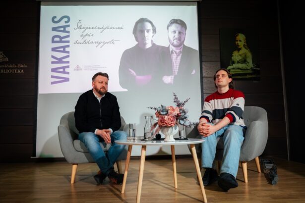 Kai pristatomas spektaklis, atsispiriantis nuo Arvydo Šliogerio filosofijos, variantai gali būti keli.