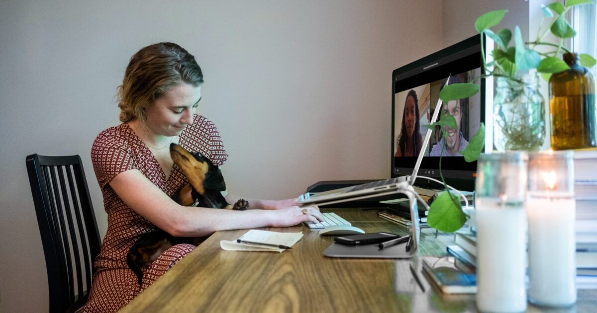 EK svarsto įtvirtinti vieną privalomą nuotolinio darbo dieną