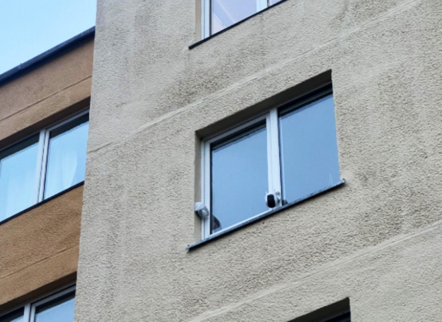 Panevėžio savivaldybę kas mėnesį pasiekia skundai dėl miesto daugiabučiuose įrengtų vaizdo stebėjimo kamerų.