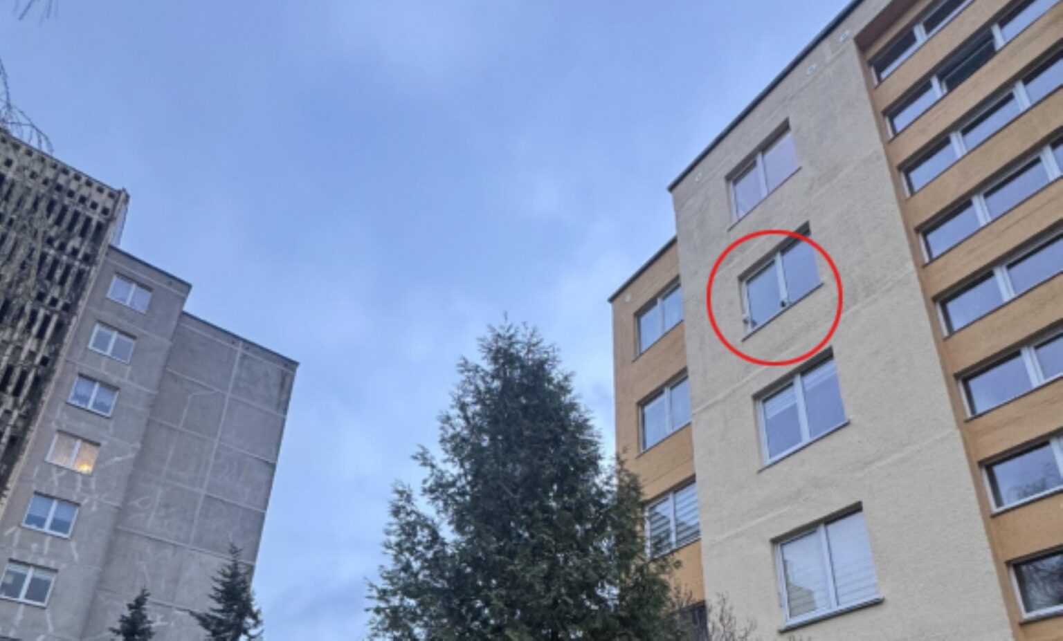 Panevėžio savivaldybę kas mėnesį pasiekia skundai dėl miesto daugiabučiuose įrengtų vaizdo stebėjimo kamerų.