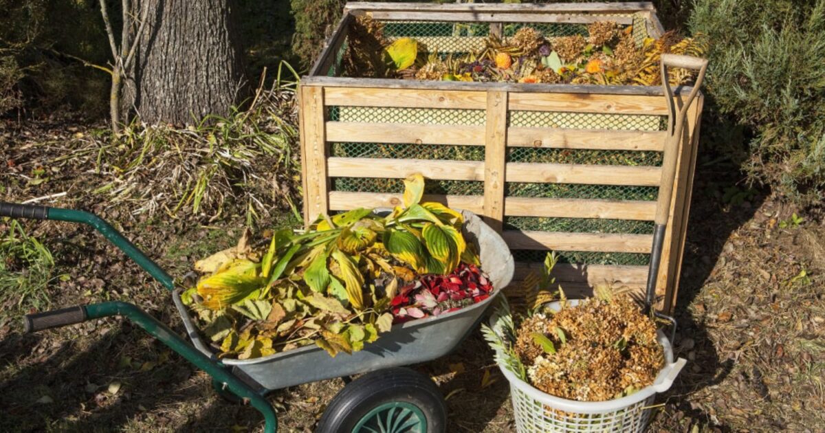 Atliekų vežėjai bando išsiaiškinti, kiek panevėžiečiai turi įvairių kompostavimo dėžių.