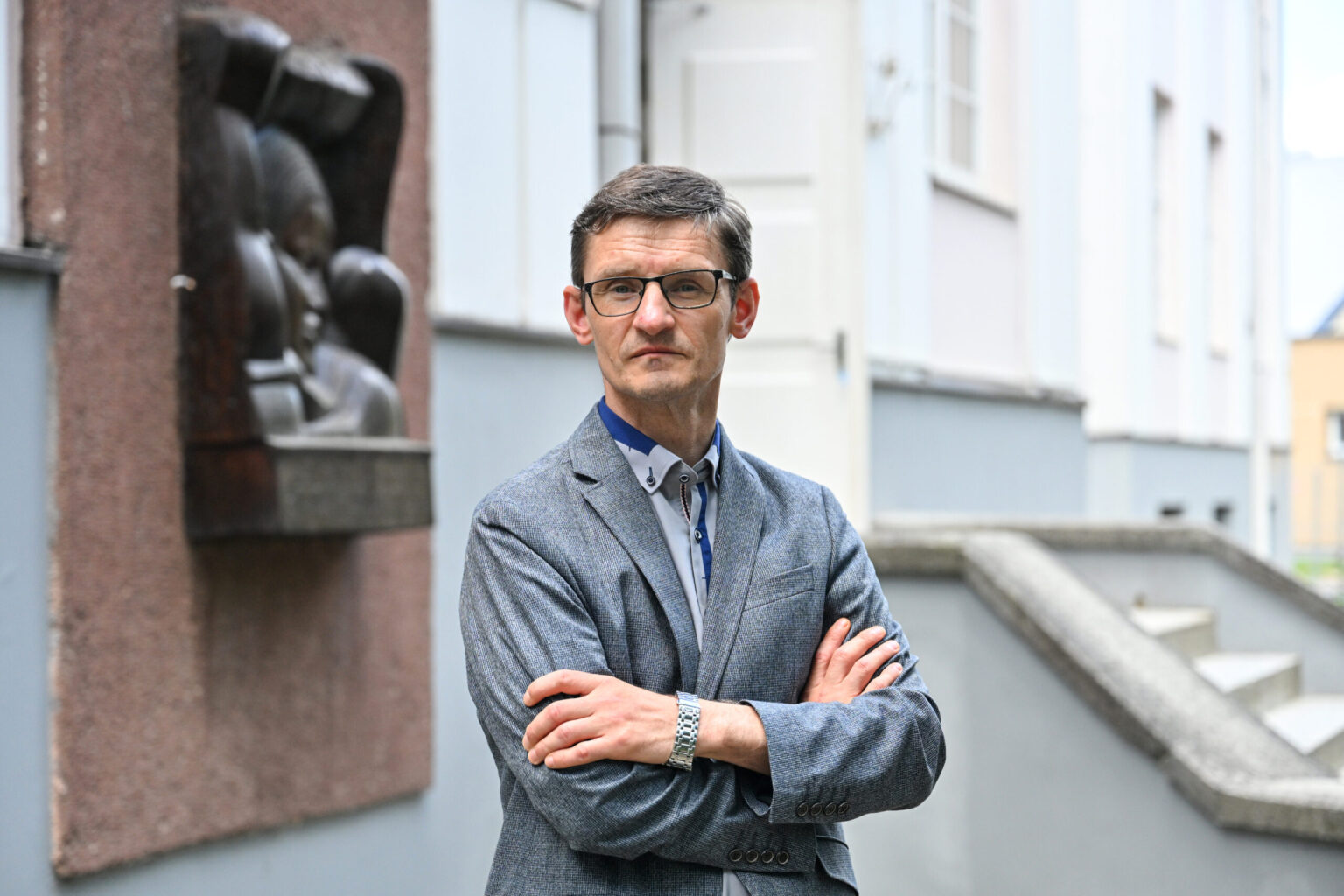 Kunigas, poetas, eseistas – taip galima pristatyti Justą Jasėną, tačiau pats jis vengia apibrėžimų. Panevėžio Šv. apaštalų Petro ir Povilo bažnyčioje tarnaujantis dvasininkas tikintiesiems ir skaitytojams gerai pažįstamas kaip jautraus, savito braižo tekstų autorius.