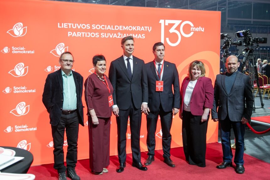 Laikinai Lietuvos socialdemokratų partijai (LSDP) vadovaujantis Mindaugas Sinkevičius penktadienį išrinktas šios politinės jėgos pirmininku.