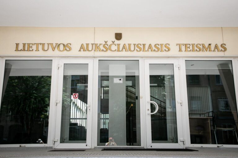 Lietuvos Aukščiausiasis Teismas (LAT) priėmė nagrinėti už bandymą nusipirkti kūdikį nuteistos advokatės gynėjos skundą, kuriuo ji siekia panaikinti apkaltinamąjį nuosprendį jos atžvilgiu.